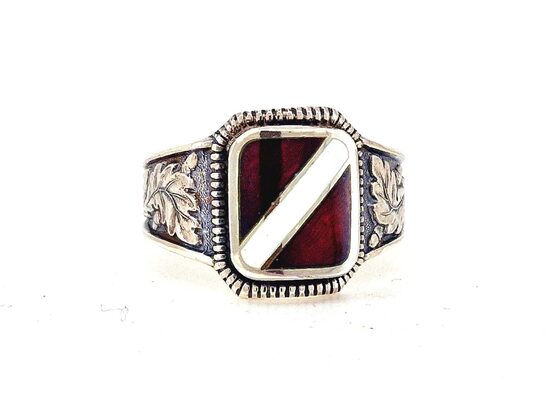 Sudraba gredzens ar Latvijas karogu, emaljā