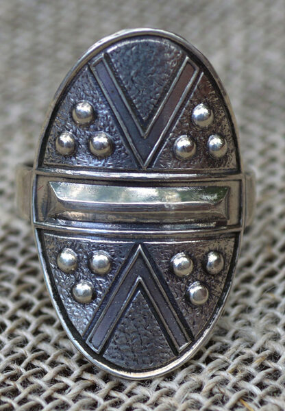 Vairoggredzens ar debesu zīmi.